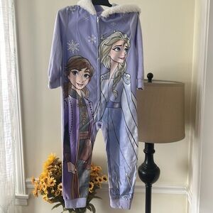 Frozen Elsa and Anna one piece costume/pajamas Size 4. NWT.